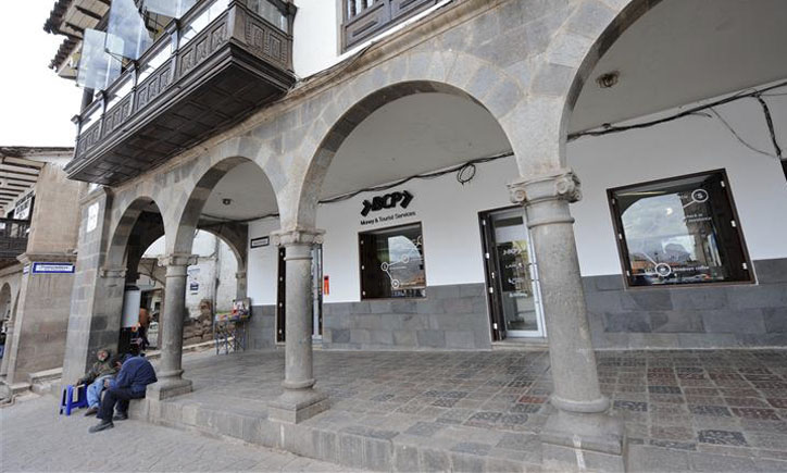 Travelers Point Cuzco BCP foto exterior plaza