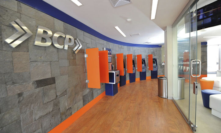 Travelers Point Cuzco BCP foto interior cajeros