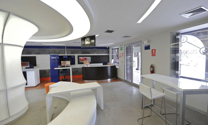 Travelers Point Cuzco BCP foto interior puerta