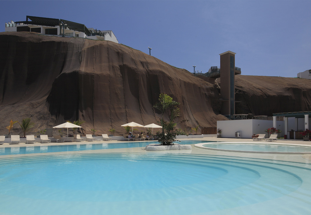 Foto Piscina Club Lomas del Mar Vértice Arquitectos