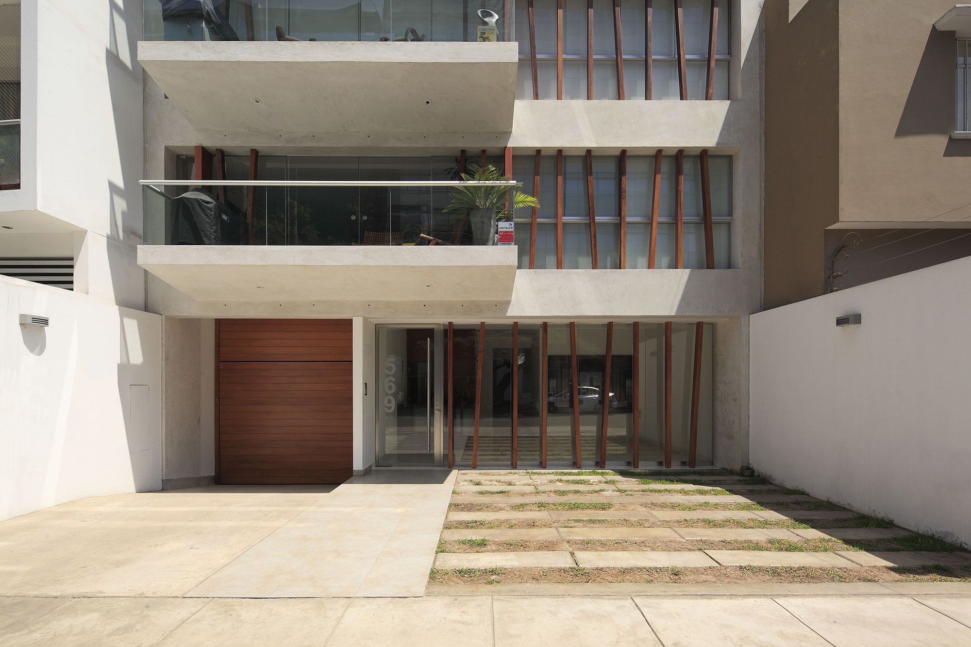 Edificio Multifamiliar San Ignacio de Loyola en San Isidro Lima Perú por Vértice Arquitectos