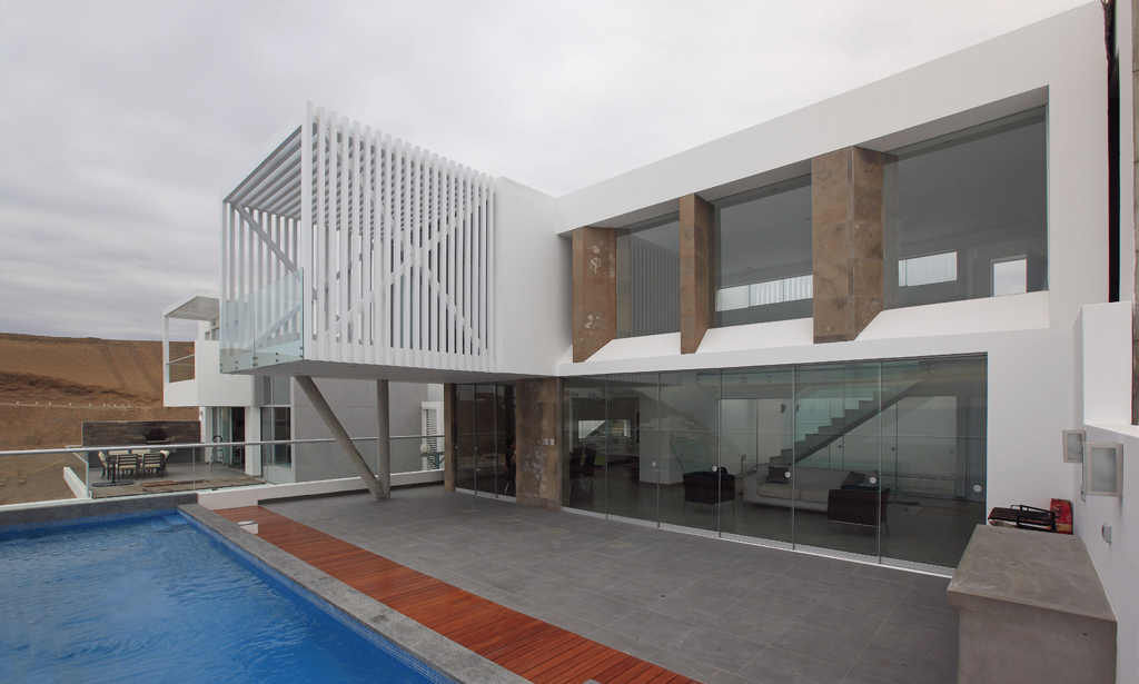 Casa Lomas O14 fachada principal