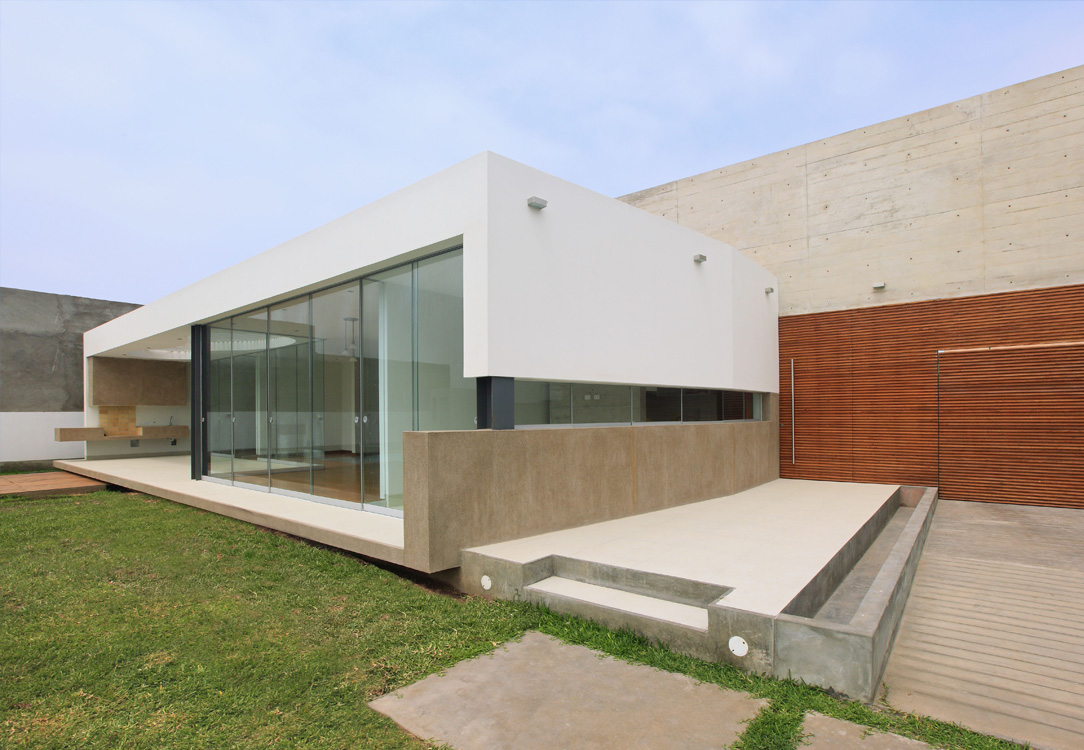 fachada casa en la encantada